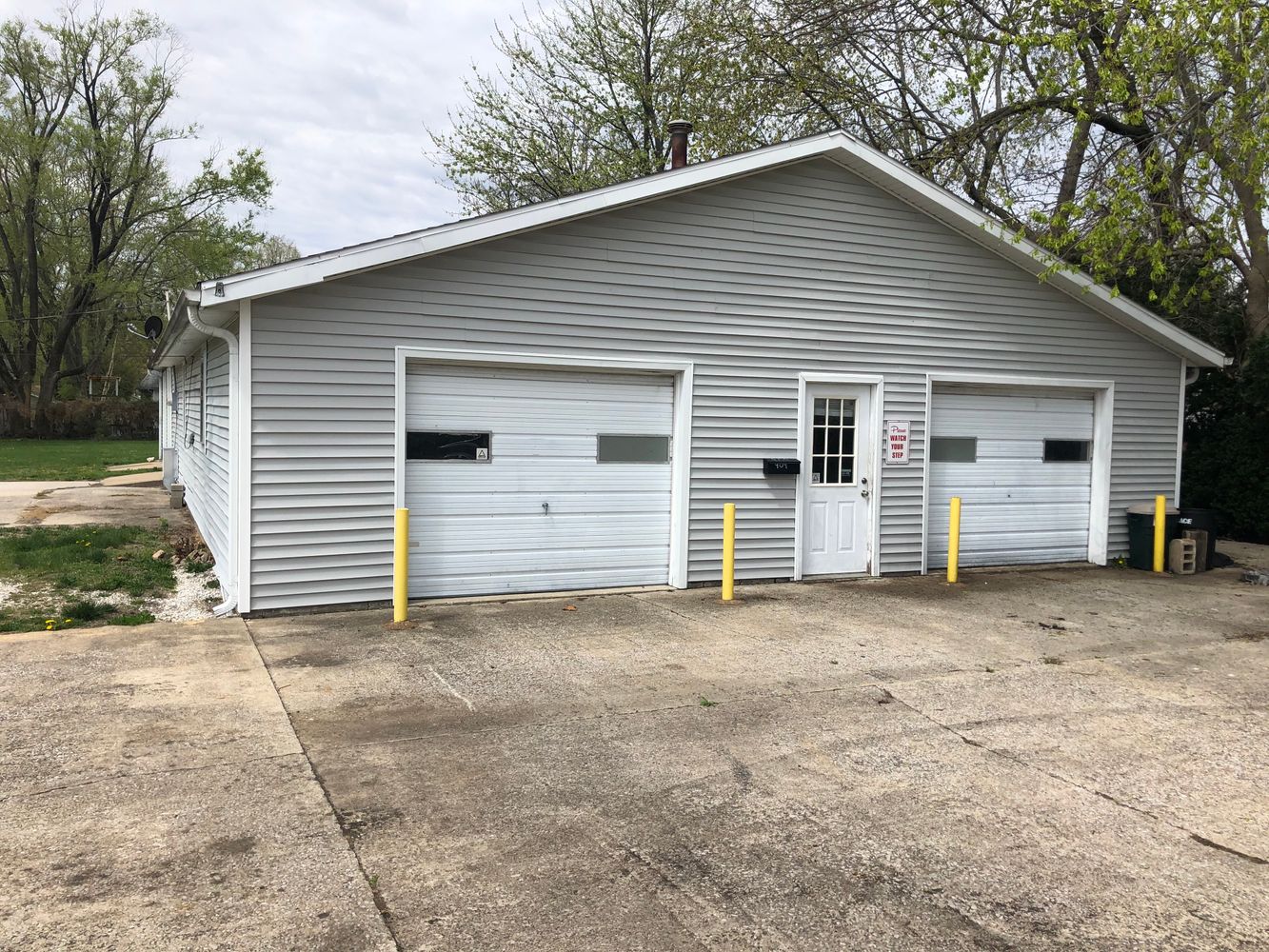 907 S Main St, Jacksonville, IL 62650